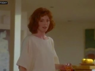 Julianne moore - clips son gingembre buisson - court cuts (1993)