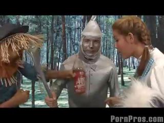 Dorothy pakaļa bounces ar the witch!